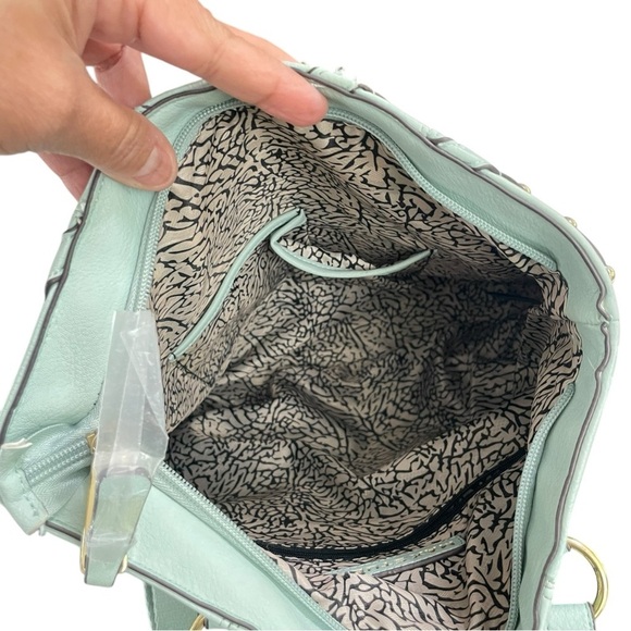 Max Studio Roian
Backpack V5 Color-Surf Spray - Picture 6 of 16
